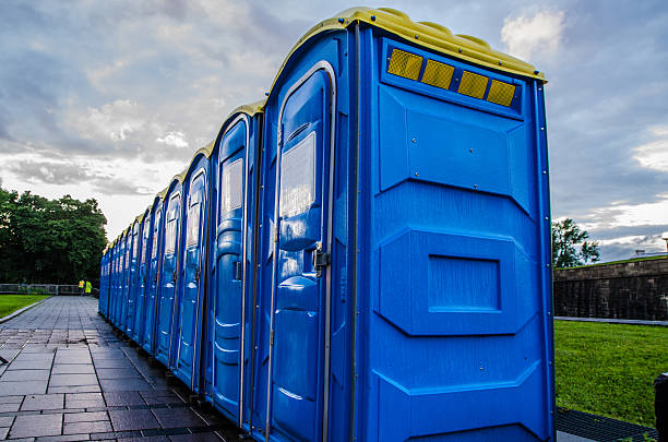 Porta potty delivery and setup in Fairmont City, IL